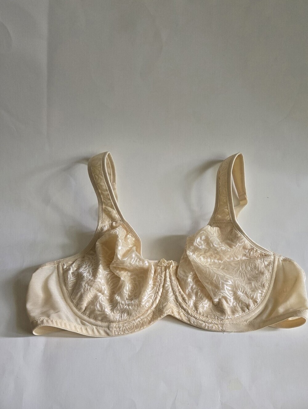 Breezies Cream Lace Underwire Support Bra - Size 42B
